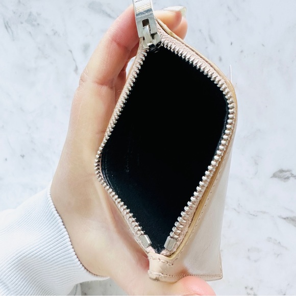 SAINT LAURENT Paris Zipped Credit Card Case in Acapulco Nude Shiny Leather - Picture 8 of 15